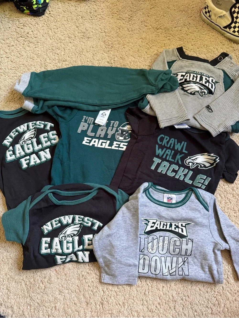 NFL eagles baby short and Long-Sleeve onsies plus pants - Green/Gray size 3-6